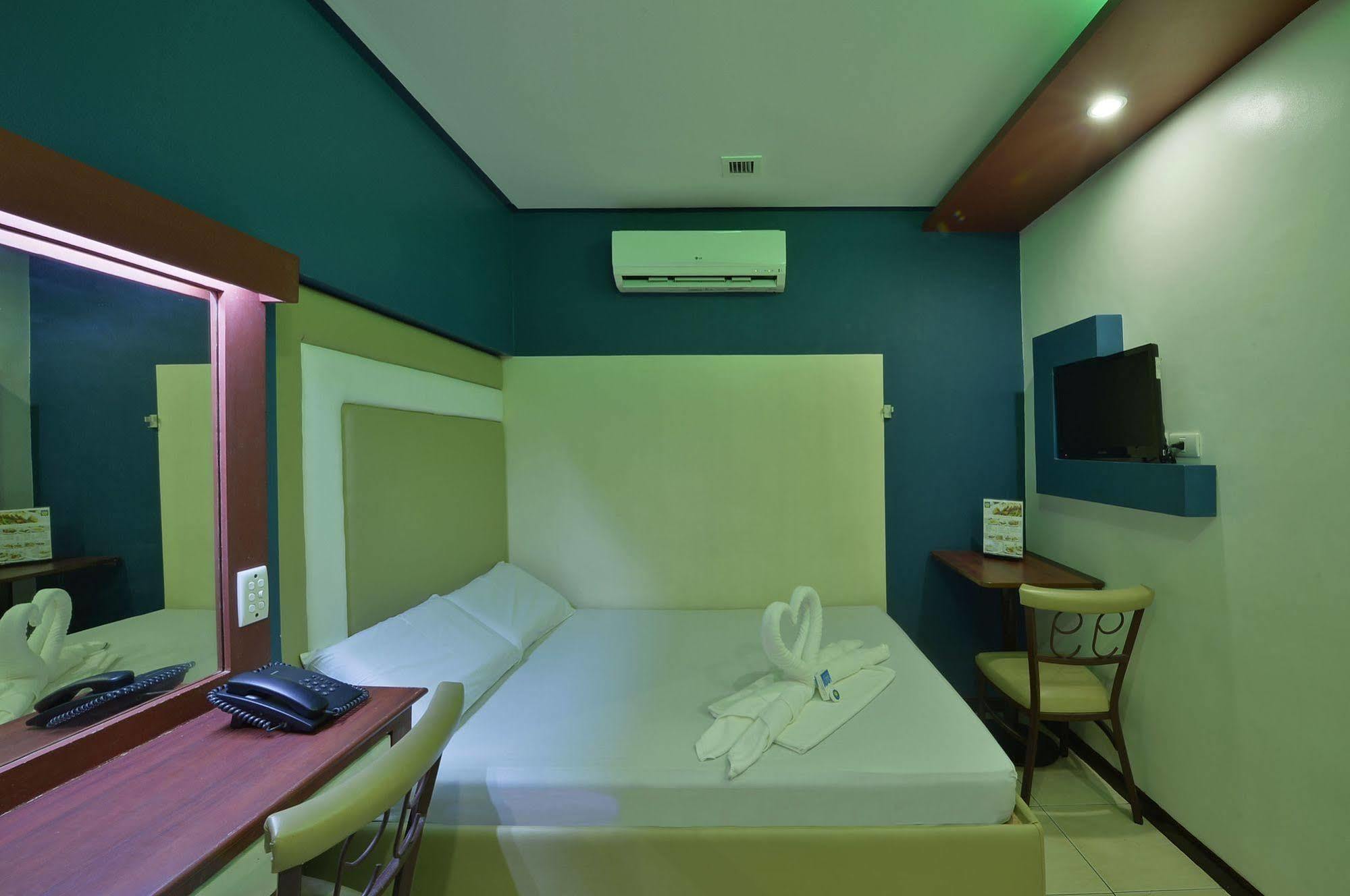 Hotel 99 Cubao Quezon City Exterior foto